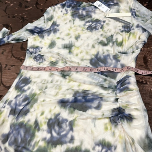 Sarah Hann Iris Mesh Dress
Anthropologie
I - Picture 7 of 10